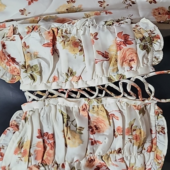 Blue B Ruched Puff Satin Floral Crop Blouse - Picture 5 of 8